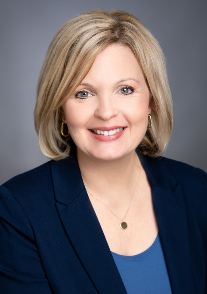 headshot of Lauri Freking